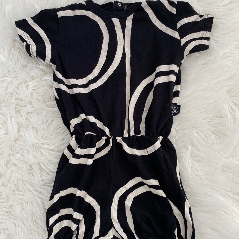 Nununu short romper size 4/5
